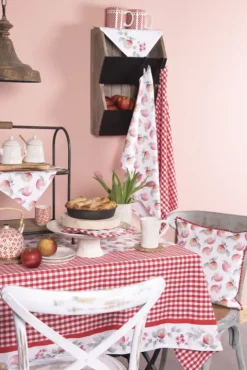 Broodmandje geruit met appels