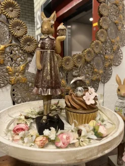 Decoratie doosje cupcake met konijntje