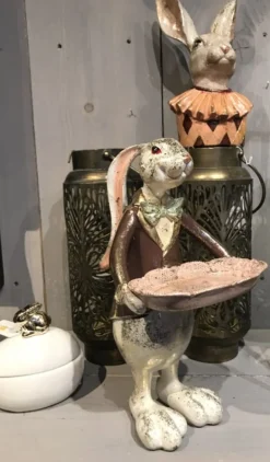 Decoratie jongen konijn met schaal 30cm