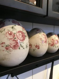 Decoratie kip met roosjes (M)