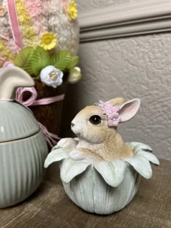 Decoratie konijn in bloem 12*12