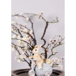 Decoratie konijn op driewieler