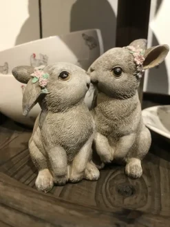 Decoratie kussende konijntjes