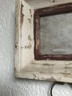 Hangende brocante fotolijst voor 4 foto’s