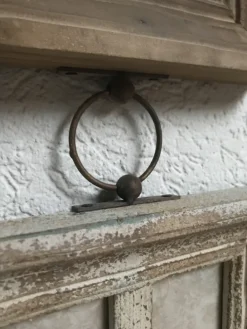 Hangende brocante fotolijst voor 4 foto’s