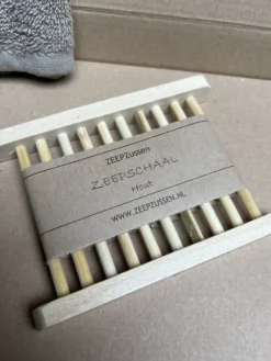 Houten spijlen zeepplankje