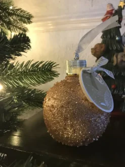 Luxe Kerstbal gevuld met badschuim Warm Vanilla