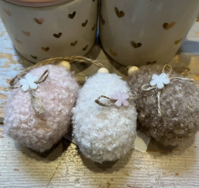 Paashanger ei beige stof 7cm