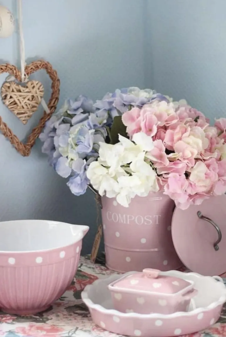 Roze beslagkom met handvat en dots