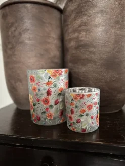 Set van 2 waxinelichthouders bloemetjes