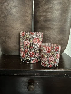 Set van 2 waxinelichthouders pioenrozen