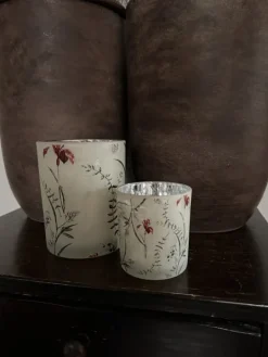 Set van 2 waxinelichthouders bloemen beige