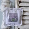 Vierkant gevuld lavendel zakje met kant