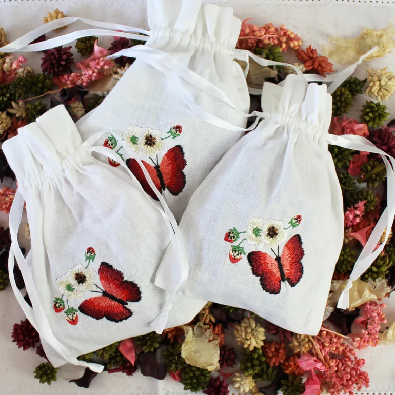 Wit geurzakje Vlinder gevuld met potpourri